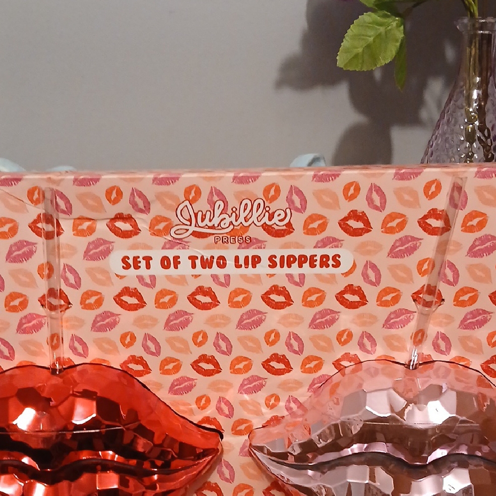 Lip Sippers Set - Red and Pink With Straws - Picture 6 of 7